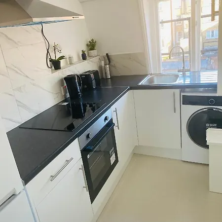 Modern 1 Bedroom Flat In Paddington London Exterior photo